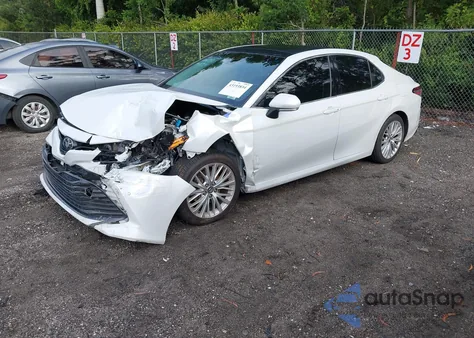 2018 Toyota Camry Xle z USA, uszkodzony, nr VIN 4T1B11HK6JU148497